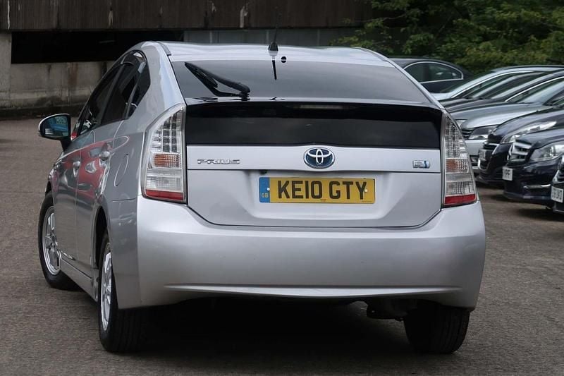 Used Toyota Prius T4 122 HP (89 kW) 2016 Silver Hatchback