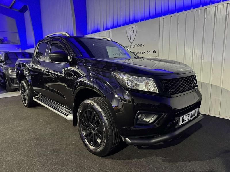 Black Used 2018 Nissan Navara Tekna Pickup | £12,749 (Good price) - Image 1/4