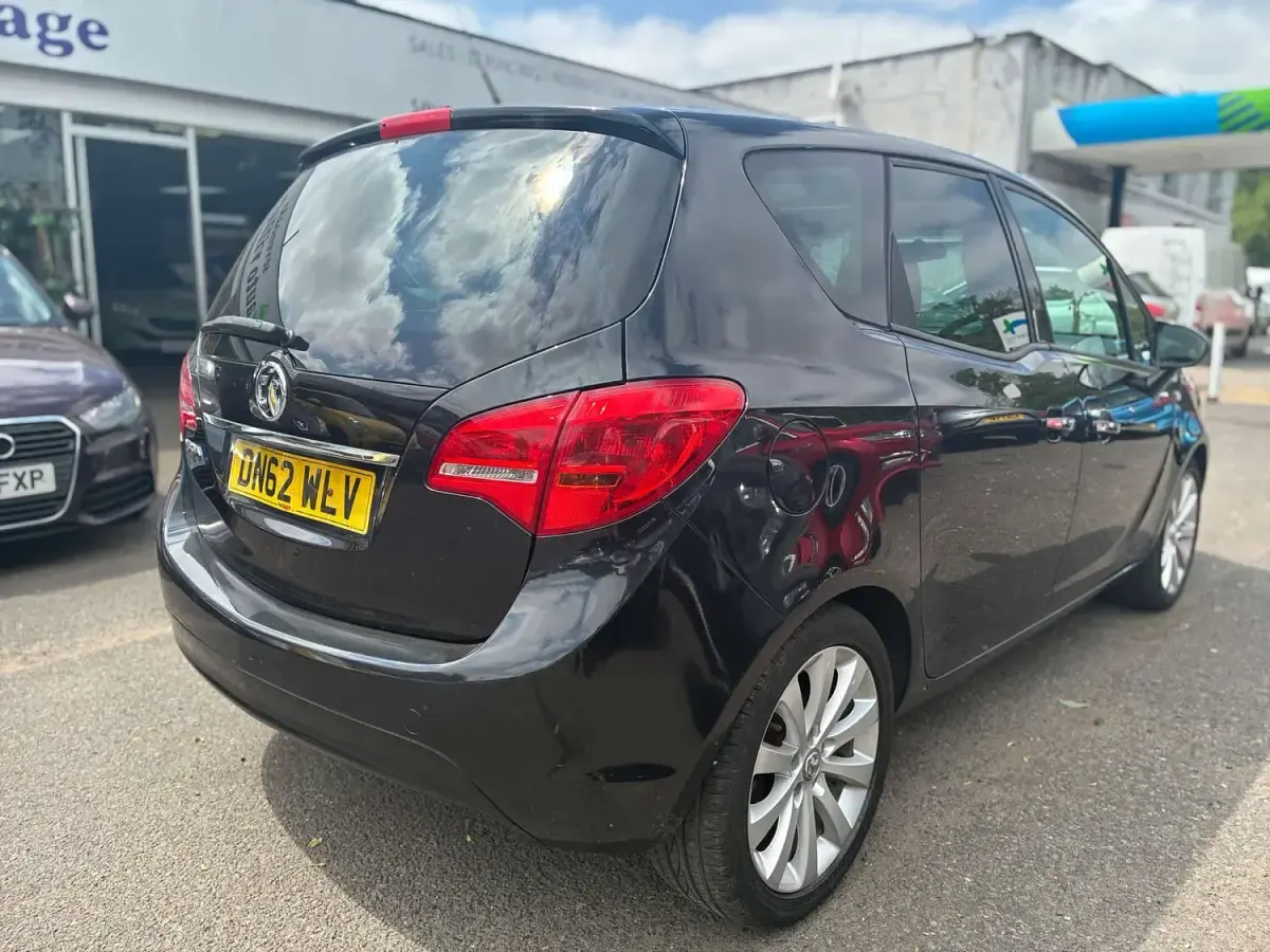 Used Vauxhall Meriva 100 HP (73 kW) 2012 Black MPV