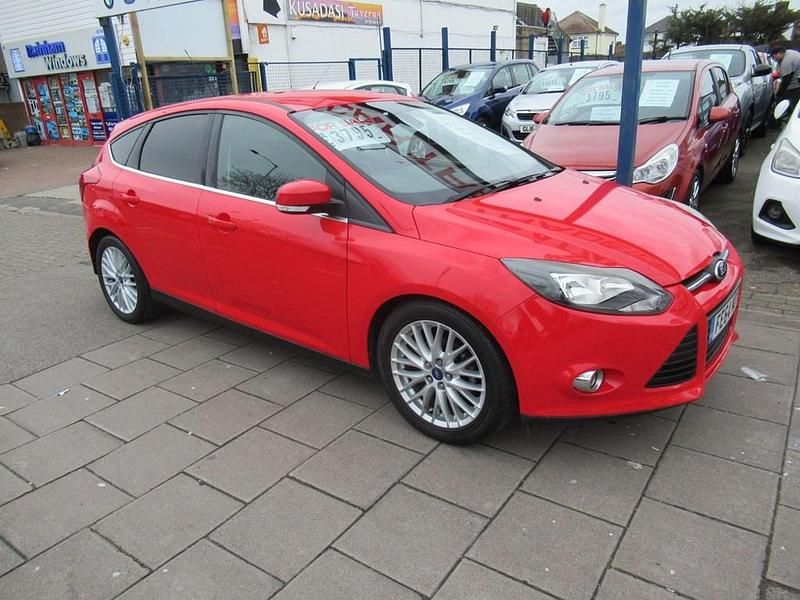 Used Ford Focus Zetec 2014 Red Hatchback