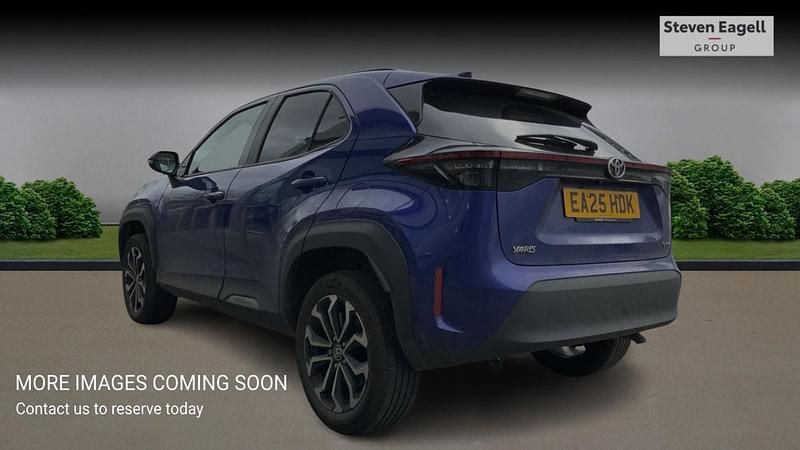 Used Toyota Yaris Hybrid Design 116 HP (85 kW) 2025 Blue Hatchback