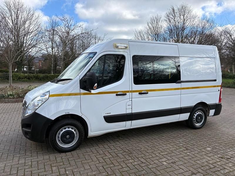 Used Vauxhall Movano 130 HP (95 kW) 2019 White MPV