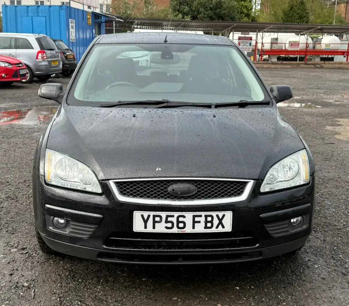 Usado Ford Focus Ghia 2006 Negro Utilitario