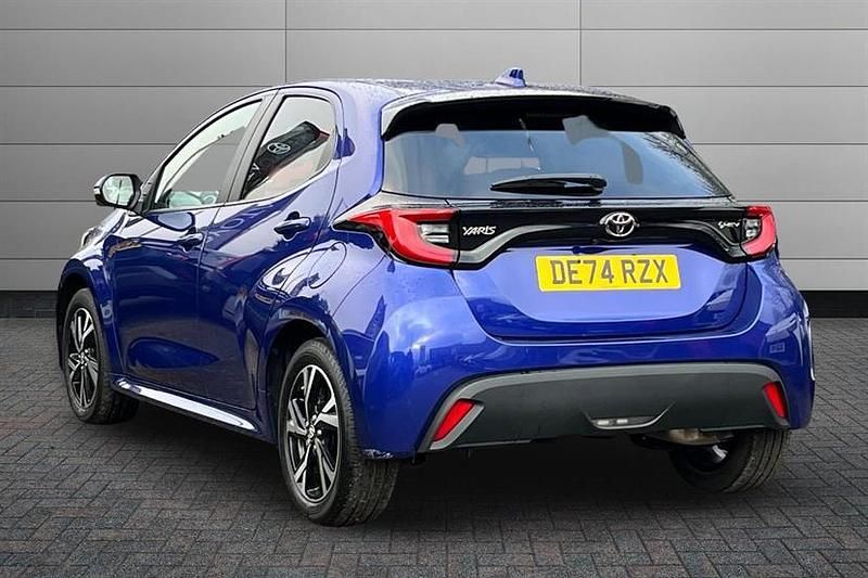 Used Toyota Yaris Hybrid Design 116 HP (85 kW) 2024 Juniper blue Hatchback