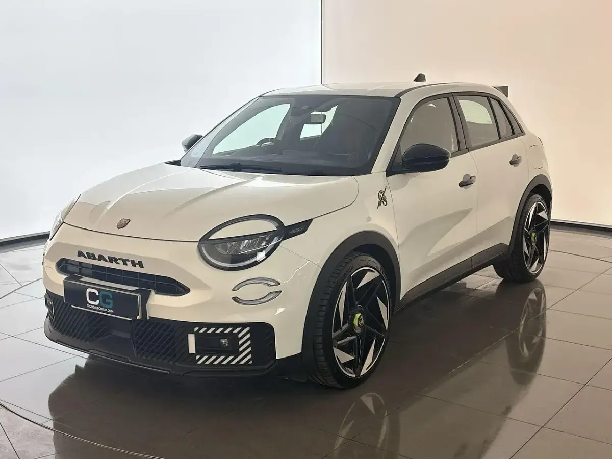 Used Abarth 600e 174 kW (237 HP) 2025 White SUV