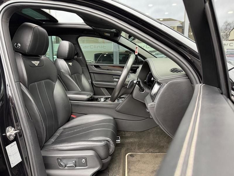 Used Bentley Bentayga 435 HP (319 kW) 2017 Black SUV