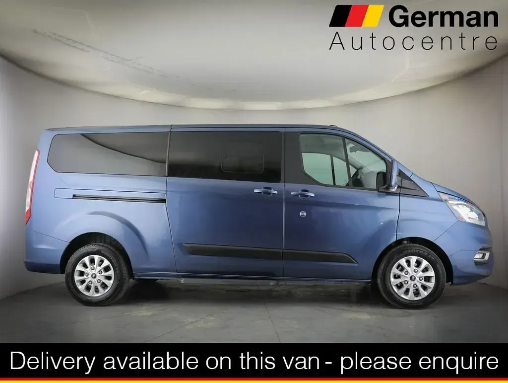 Used Ford Tourneo Custom Zetec 2022 Blue Van