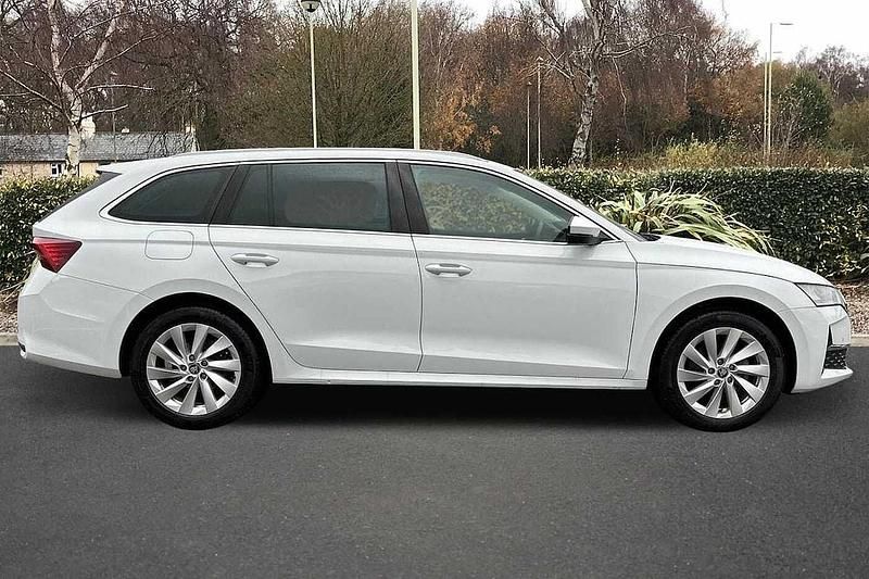 Used Skoda Octavia SE L 150 HP (110 kW) 2025 Moon white metallic Estate