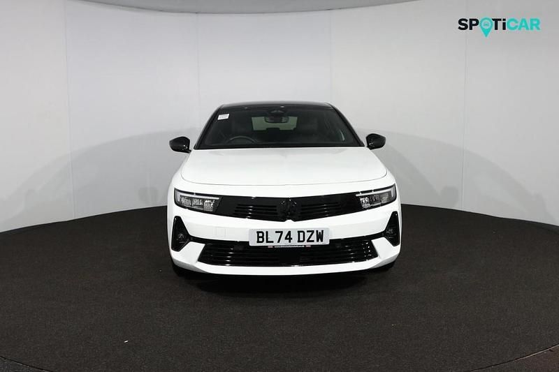 Used Vauxhall Astra S 128 HP (94 kW) 2024 White Hatchback
