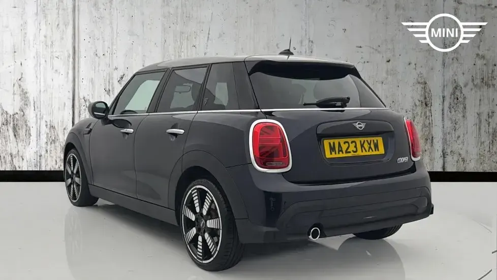 Used Mini Cooper Exclusive 134 HP (98 kW) 2023 Black Hatchback