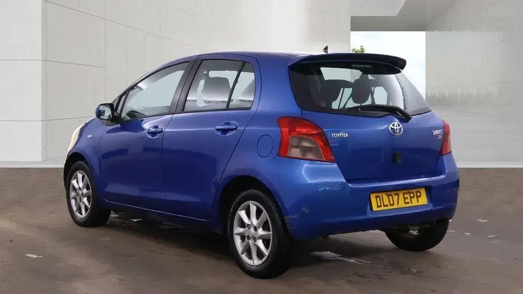 Used Toyota Yaris SR 85 HP (62 kW) 2007 Blue Hatchback