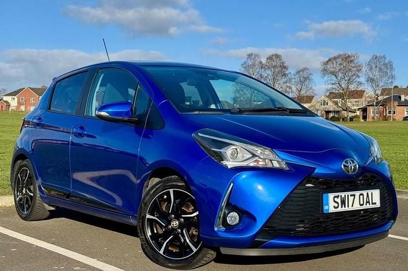 Used Toyota Yaris Design 111 HP (81 kW) 2017