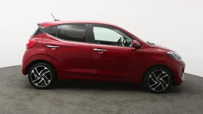 Używany Hyundai i10 Premium 84 KM (61 kW) 2023 Czerwony Hatchback