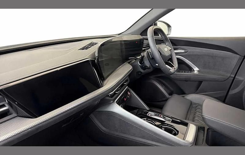 Used Audi SQ5 Advanced 362 HP (266 kW) 2025 Green SUV