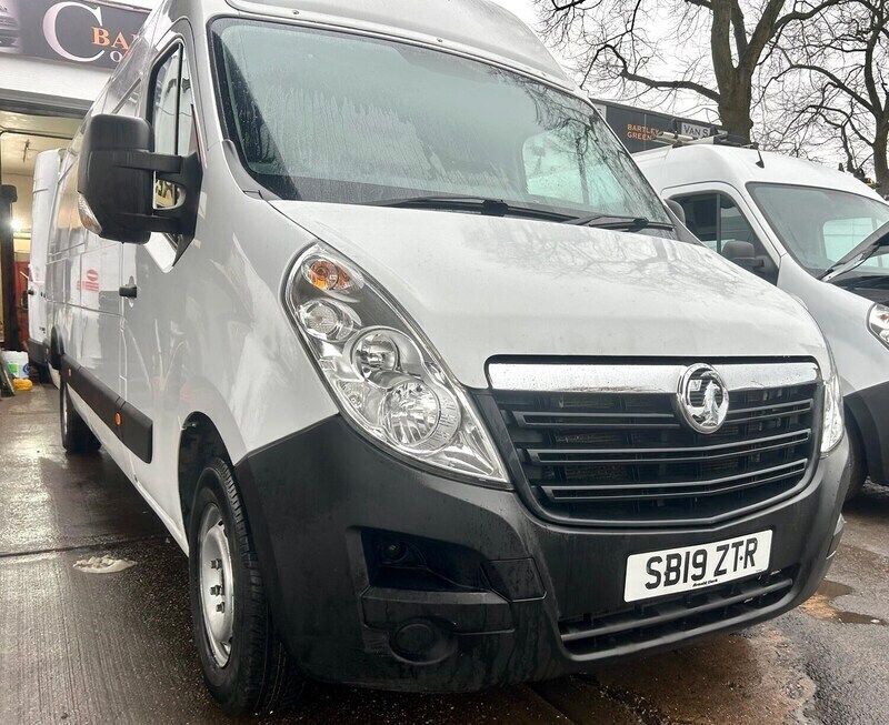 White Used 2019 Vauxhall Movano Van | £8,990 (Good price) - Image 1/4