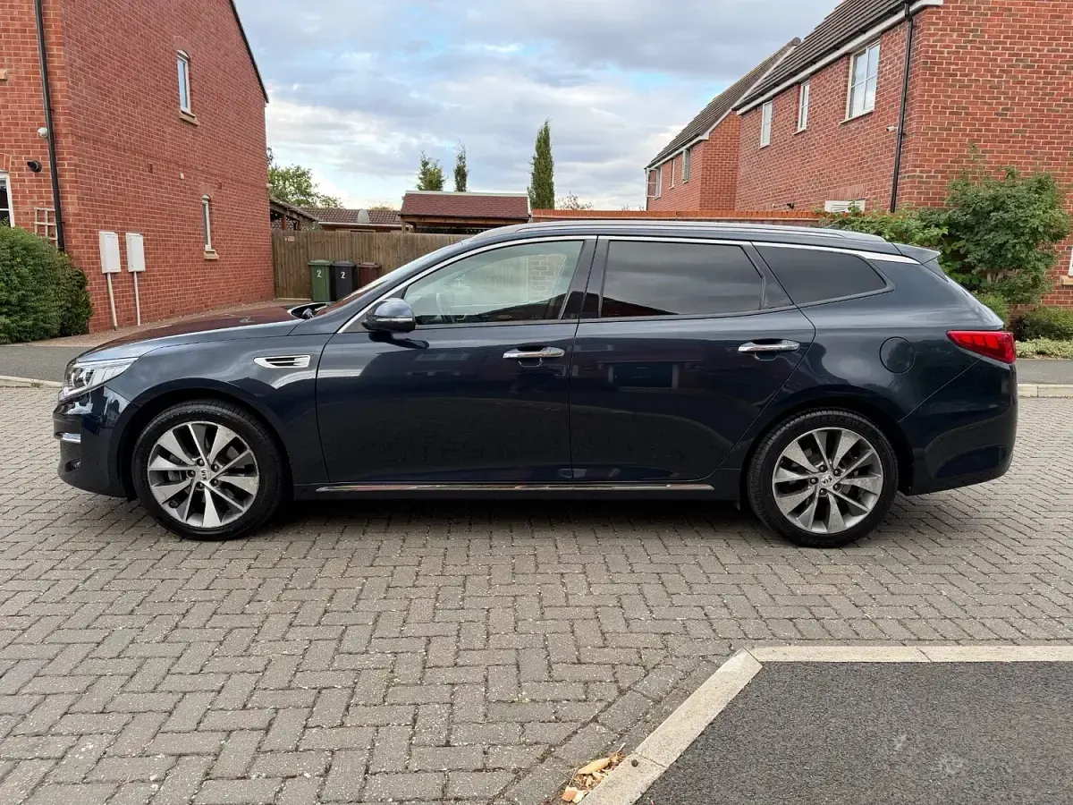 Used Kia Optima 2017 Blue Estate