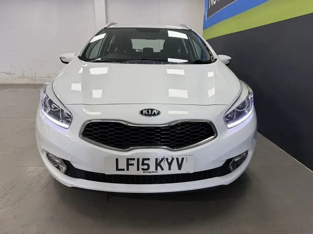 Used Kia Ceed 2015 White Hatchback