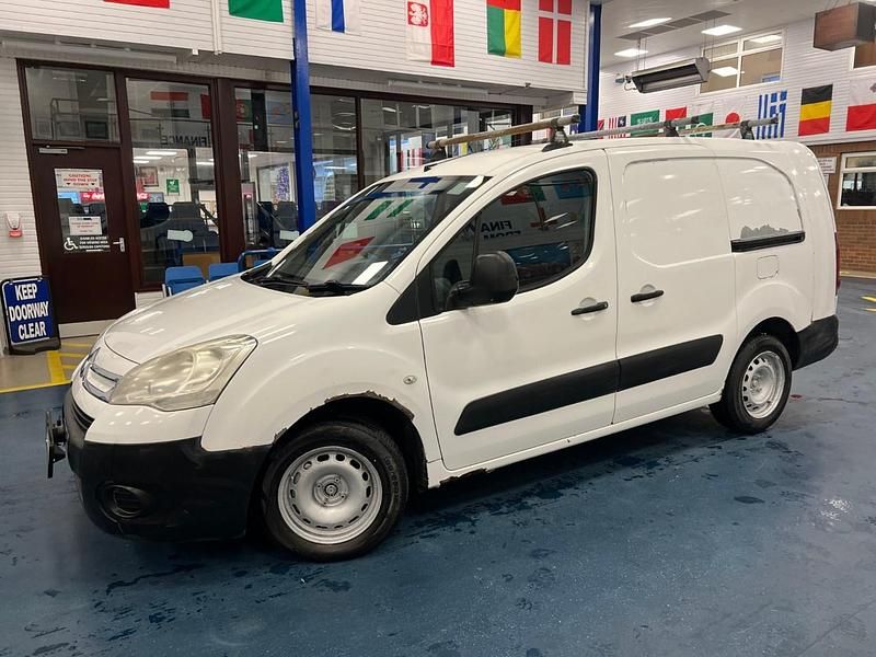 Usado Citroën Berlingo 90 HP (66 kW) 2010 Branco Monovolume