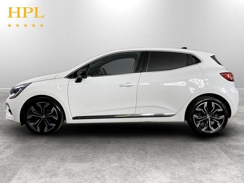 Used Renault Clio V Techno 90 HP (66 kW) 2023 White Hatchback