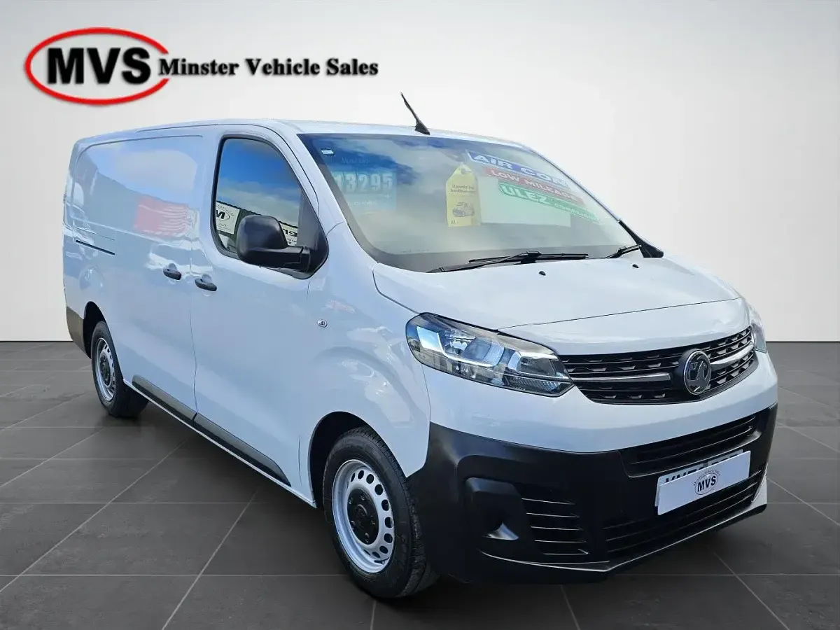 Used Vauxhall Vivaro 100 HP (73 kW) 2023 White MPV