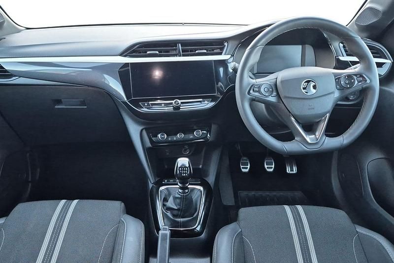 Used Vauxhall Corsa S 100 HP (73 kW) 2023 White Hatchback