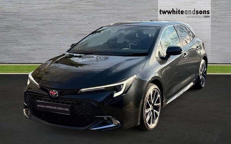 Used 2025 Toyota Corolla Hatchback | £22,450 (Good price) - Image 1/4