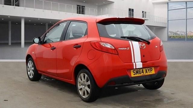 Używany Mazda 2 75 KM (55 kW) 2014 Czerwony Hatchback