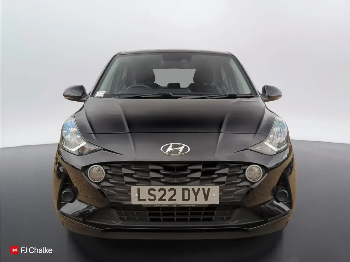 Gebraucht Hyundai i10 SE 84 PS (61 kW) 2022 Schwarz Kleinwagen