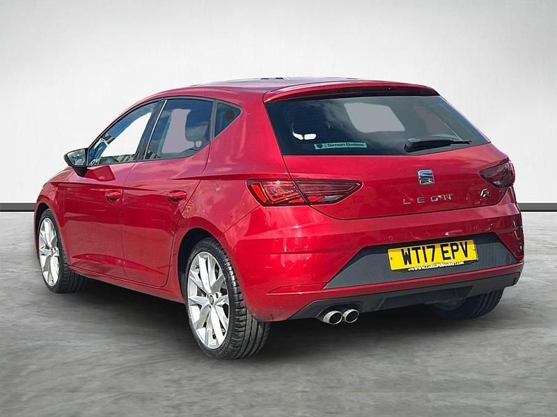 Second-hand Seat Leon FR 148 CP (108 kW) 2017 Roșu Hatchback
