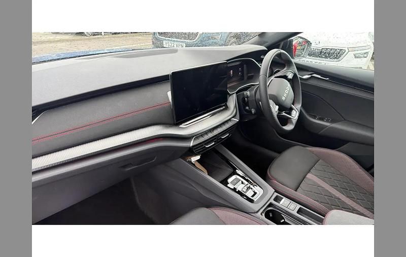 Used Skoda Octavia vRS 265 HP (194 kW) 2025 Blue Estate