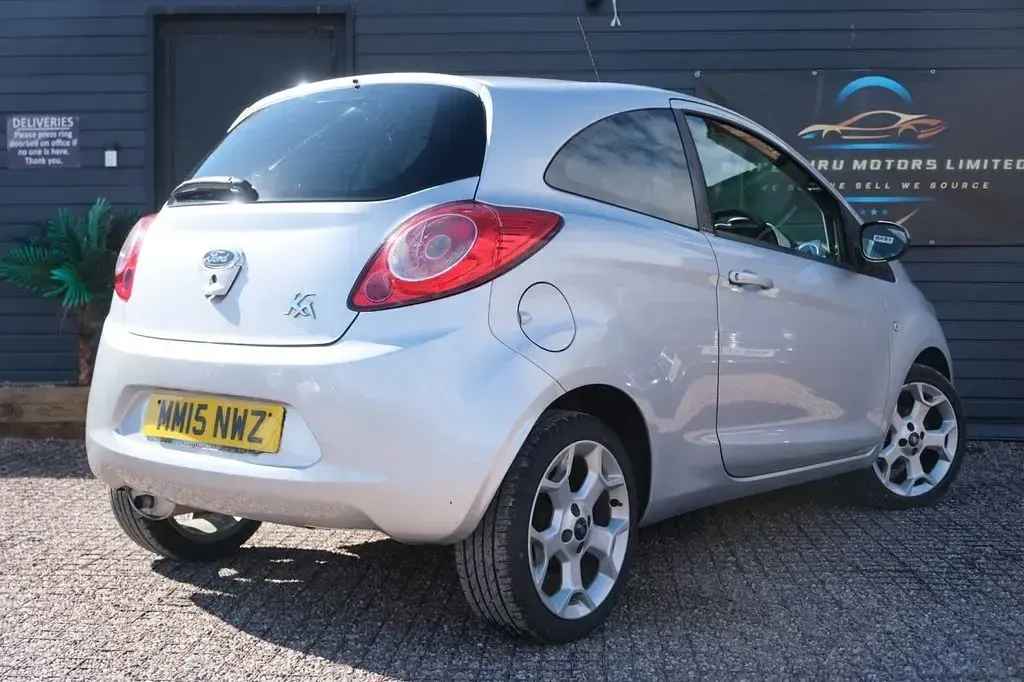 Used Ford Ka Zetec 69 HP (50 kW) 2015 Silver Hatchback