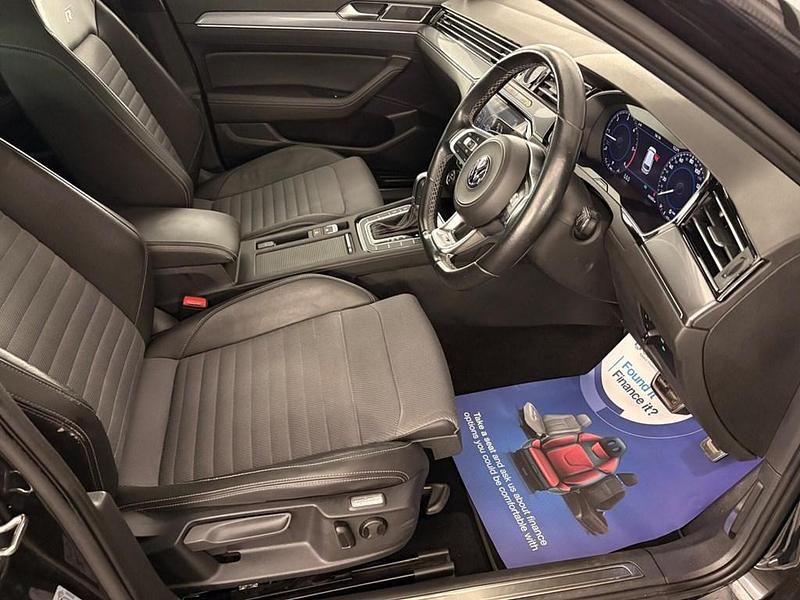 Begagnad VW Passat R-line 2019 Svart Kombi