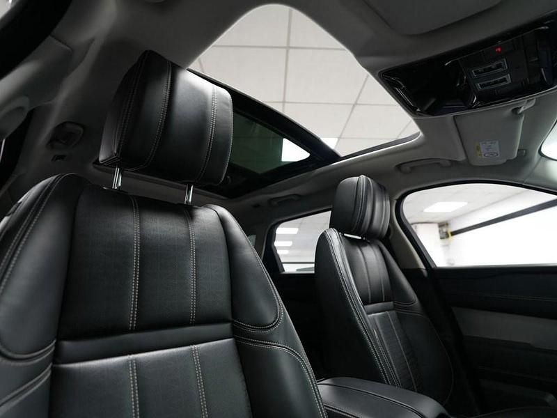 Used Land Rover Range Rover Velar HSE Dynamic 300 HP (220 kW) 2018 Brown SUV