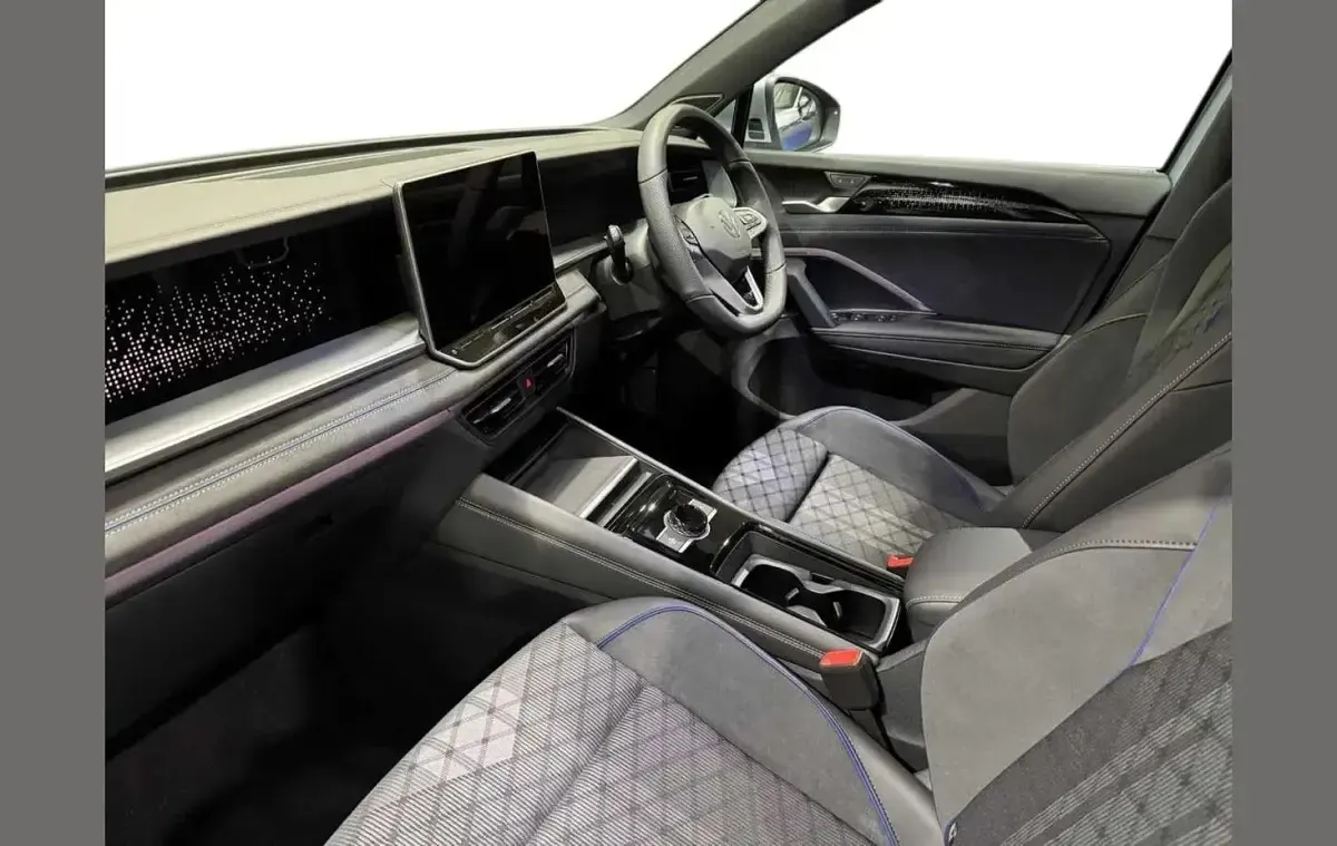 Used VW Tayron R-line 148 HP (108 kW) 2025 Silver SUV