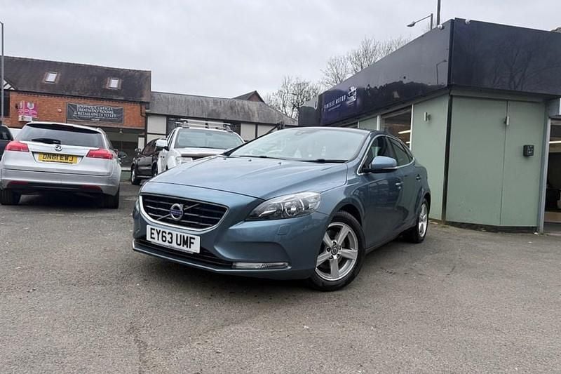 Used Volvo V40 SE 115 HP (84 kW) 2013 Blue Hatchback