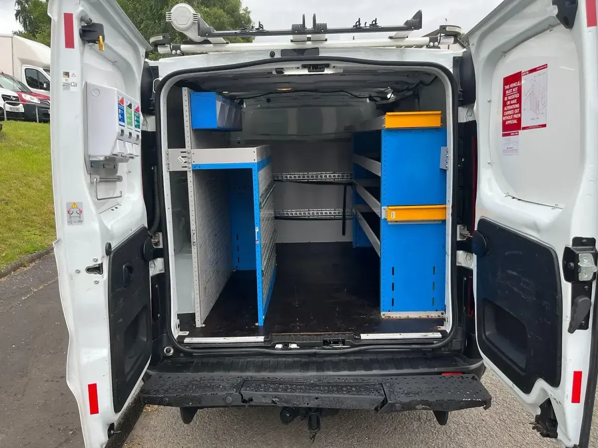 Used Vauxhall Vivaro 95 HP (69 kW) 2019 White MPV