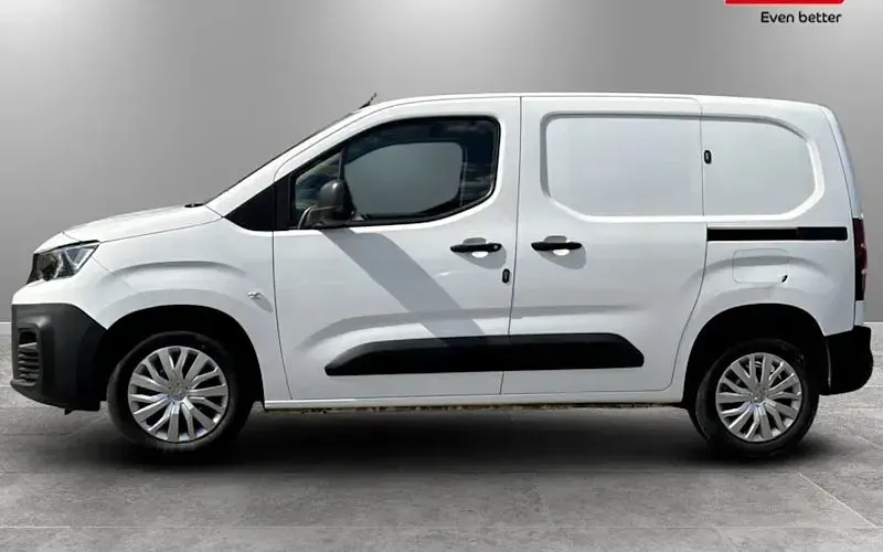 Begagnad Peugeot Partner 102 HK (75 kW) 2021 Minibuss