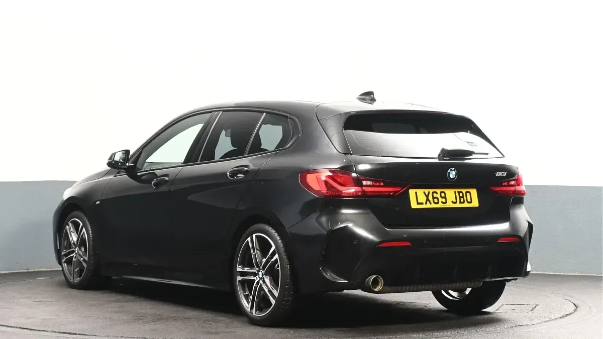 Used BMW 118 M Sport 138 HP (101 kW) 2020 Black Hatchback