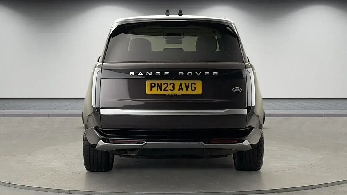 Used Land Rover Range Rover Autobiography 350 HP (257 kW) 2023 Charente grey SUV