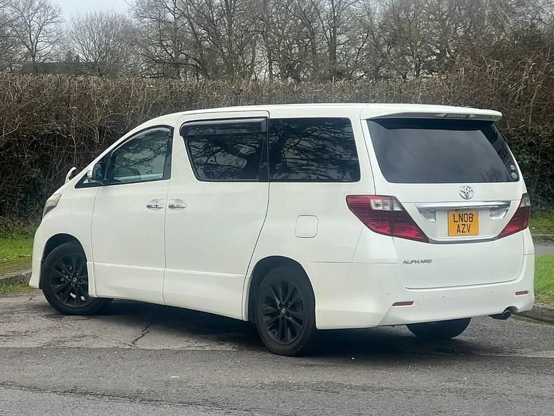 Usado Toyota Alphard 2008 Branco Monovolume