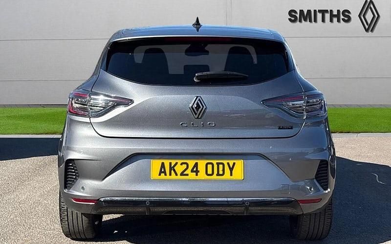 Used Renault Clio V Techno 143 HP (105 kW) 2024 Shadow grey  Hatchback