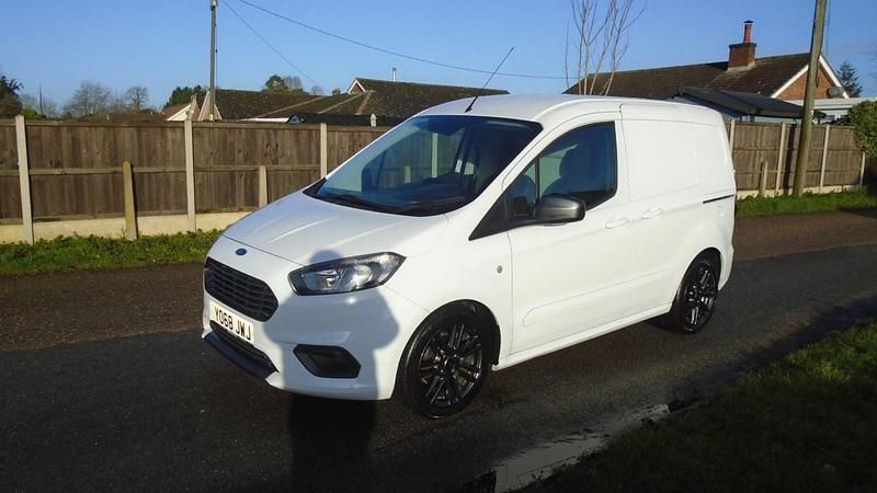 Usado Ford Transit Sport 100 HP (73 kW) 2018 Branco Van