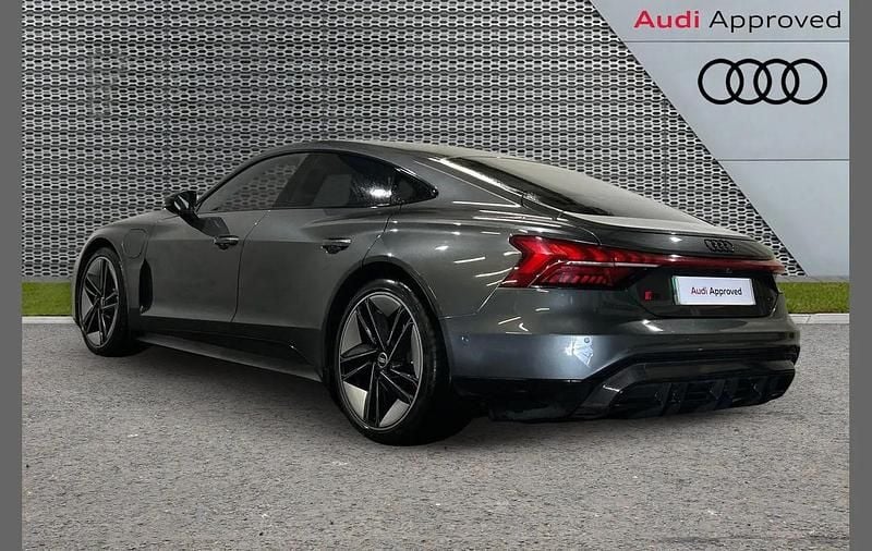 Used Audi e-tron GT quattro Comfort 475 kW (646 HP) 2021 Grey Sedan