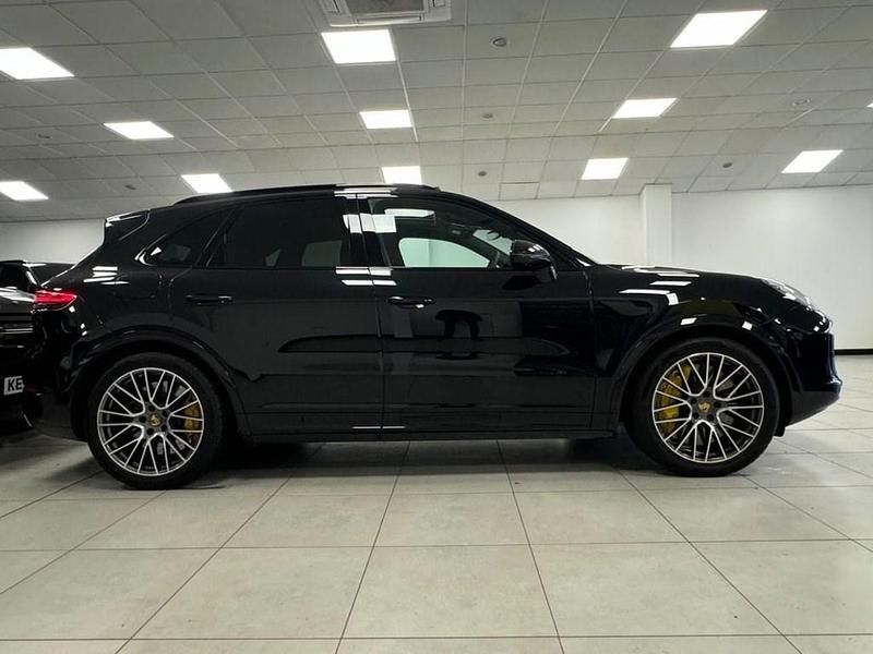 Used Porsche Cayenne Turbo 550 HP (404 kW) 2018 Black SUV