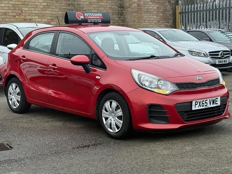 Used Kia Rio Air 84 HP (61 kW) 2015 Red Hatchback