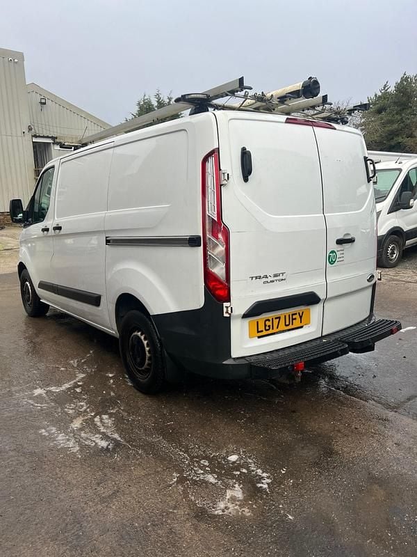 Used Ford Transit Custom 105 HP (77 kW) 2017 White Van