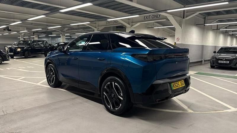 Used Peugeot e-3008 GT 152 kW (207 HP) 2025 Blue SUV