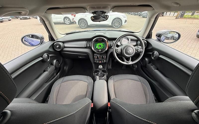 Begagnad Mini Cooper Classic 136 HK (100 kW) 2021 Halvkombi