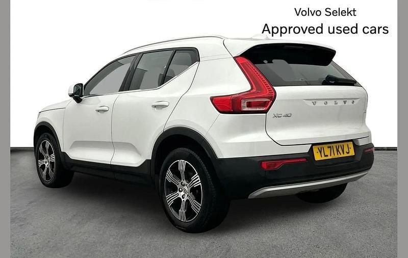 Used Volvo XC40 Inscription 197 HP (144 kW) 2021 White SUV