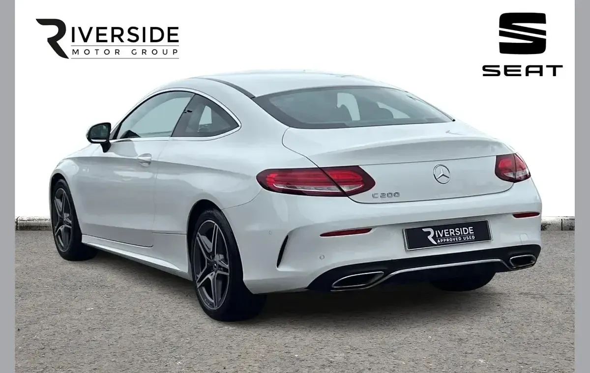 Usado Mercedes C200 AMG line 180 HP (132 kW) 2019 Branco Coupé